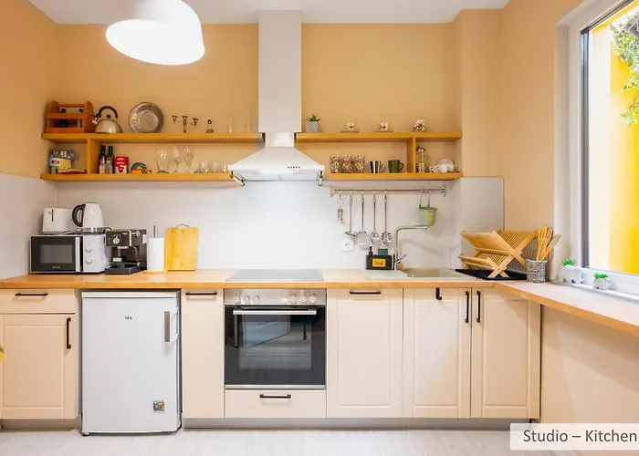 Super Central Stylish Suite & Studio With Shared Terrace By Flat Mаnager